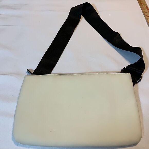 Athleta Neoprene white/black belt bag NWOT never carried - Picture 2 of 7